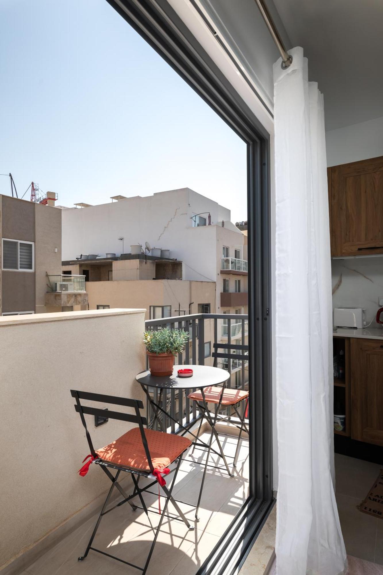 Modern 2Br Stylish Apartment With 2 Balconies - Close To St Julian'S & Sliema & Yacht Marina Pietà エクステリア 写真