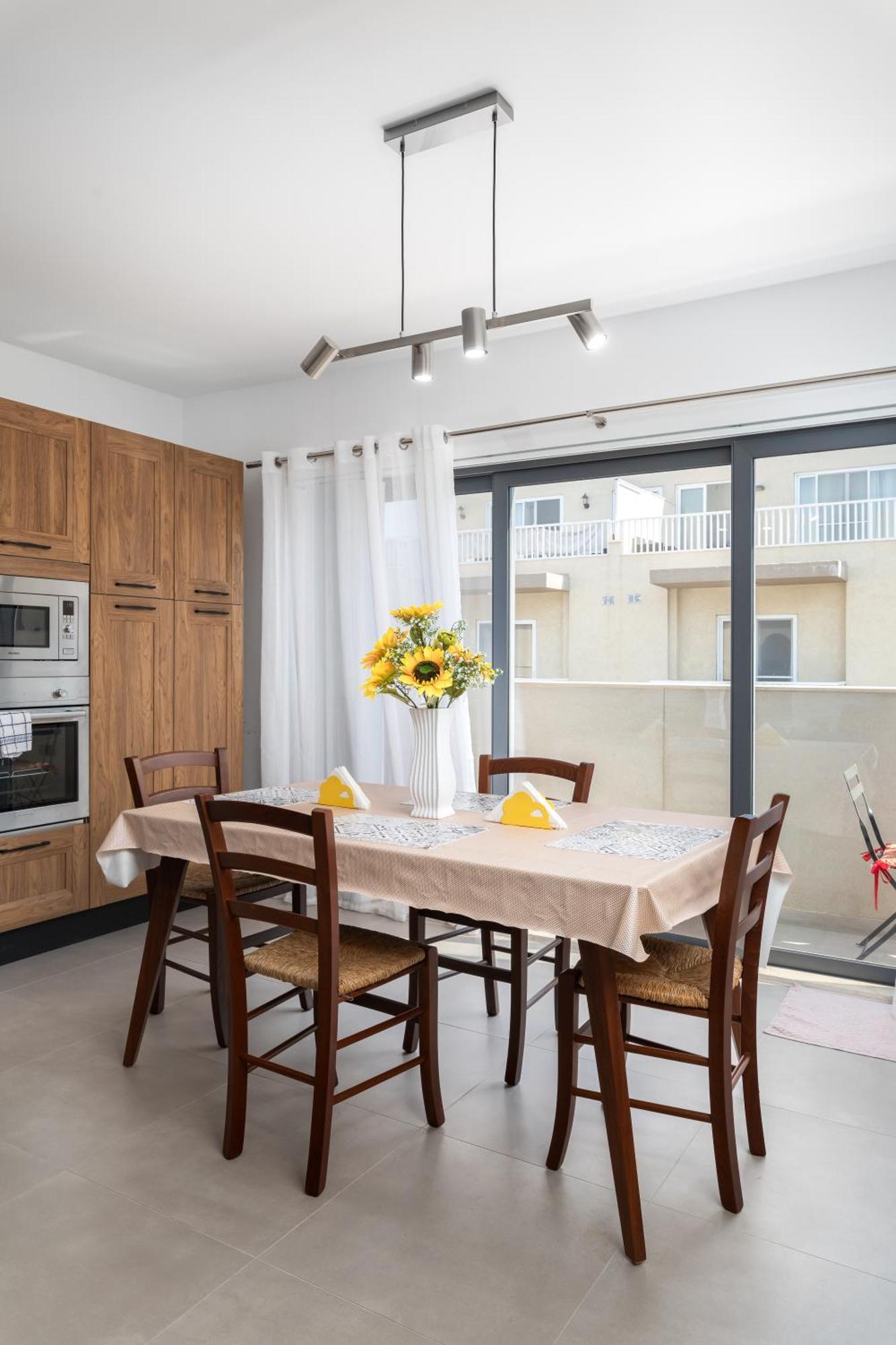 Modern 2Br Stylish Apartment With 2 Balconies - Close To St Julian'S & Sliema & Yacht Marina Pietà エクステリア 写真